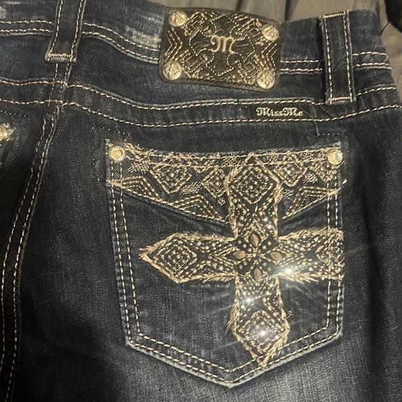 Miss Me denim jeans mid rise curvy boot size 29. - Picture 2 of 5